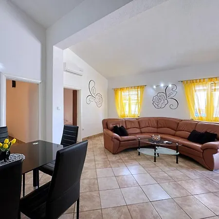 Top Apartments Vendégház