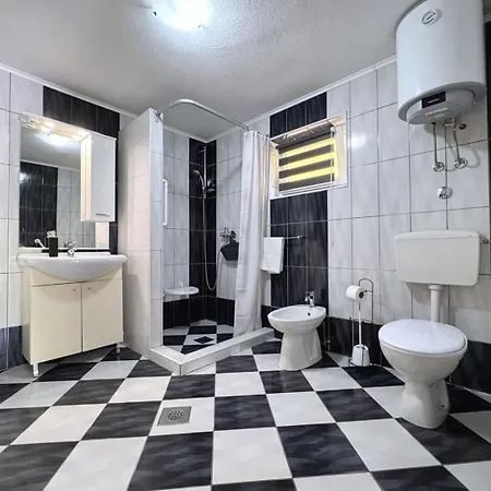 Top Apartments Penzion 3*