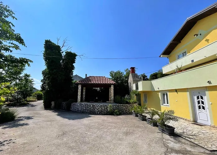 Top Apartments 3* Šilo