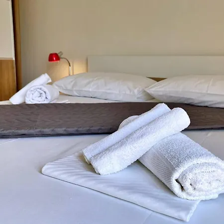 Top Apartments 3* 실로