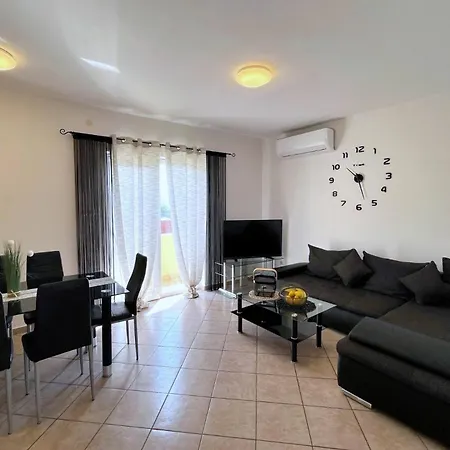 Guest house Top Apartments 3*