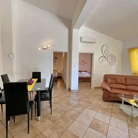 Top Apartments Guest house 3*