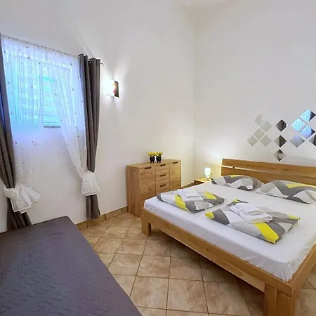 Guest house Top Apartments 3*