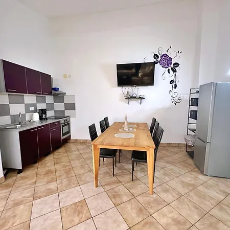 Top Apartments Affittacamere Šilo