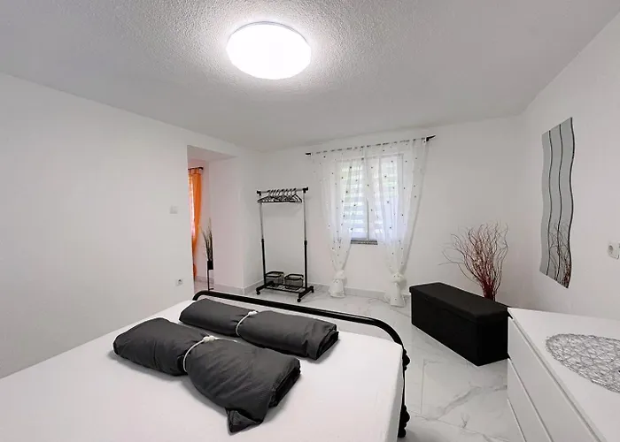 Top Apartments Vendégház Šilo