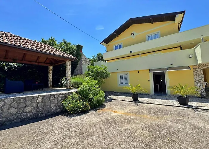 Top Apartments Vendégház Šilo