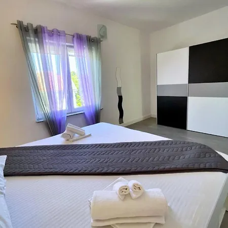Top Apartments Pensionat Šilo