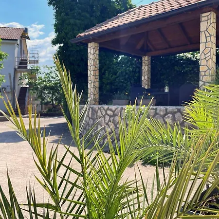 Top Apartments Penzion 3*