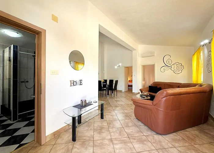 Top Apartments Affittacamere Šilo