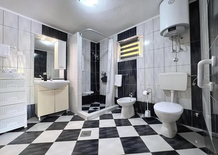 Top Apartments Affittacamere 3*