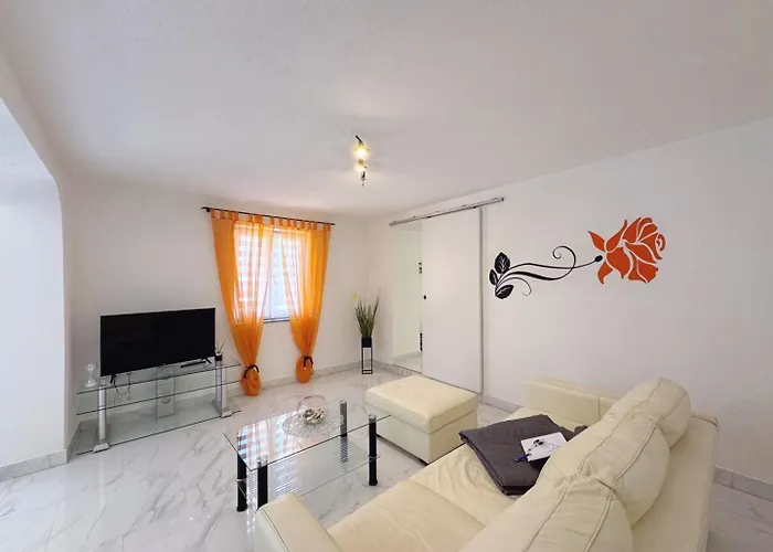Top Apartments Affittacamere 3*