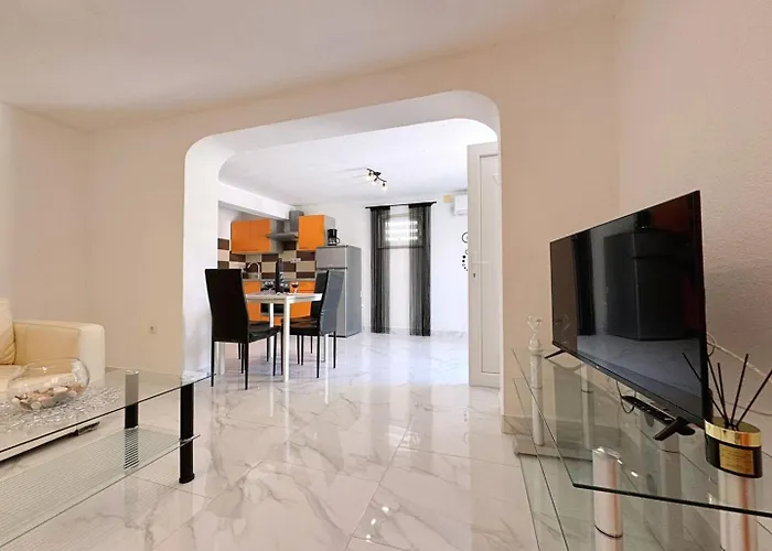 Top Apartments Affittacamere 3*